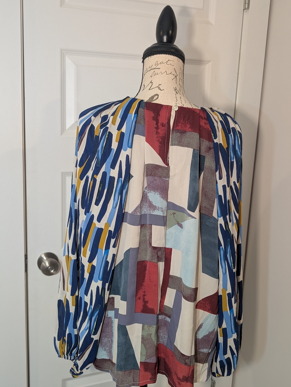 entro Multicolor Abstract Patchwork Long-Sleeve Blouse Size S - Picture 2 of 8